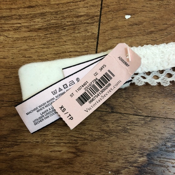 \Victoria’s Secret\• NWT Halter Bralette - Picture 9 of 9